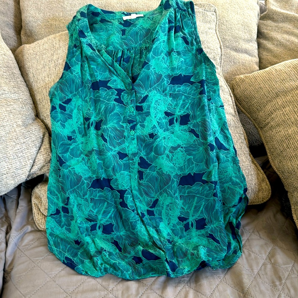 100% silk 41 hawthorn tank blouse from Stitch Fix. Worn once. Beautiful colors